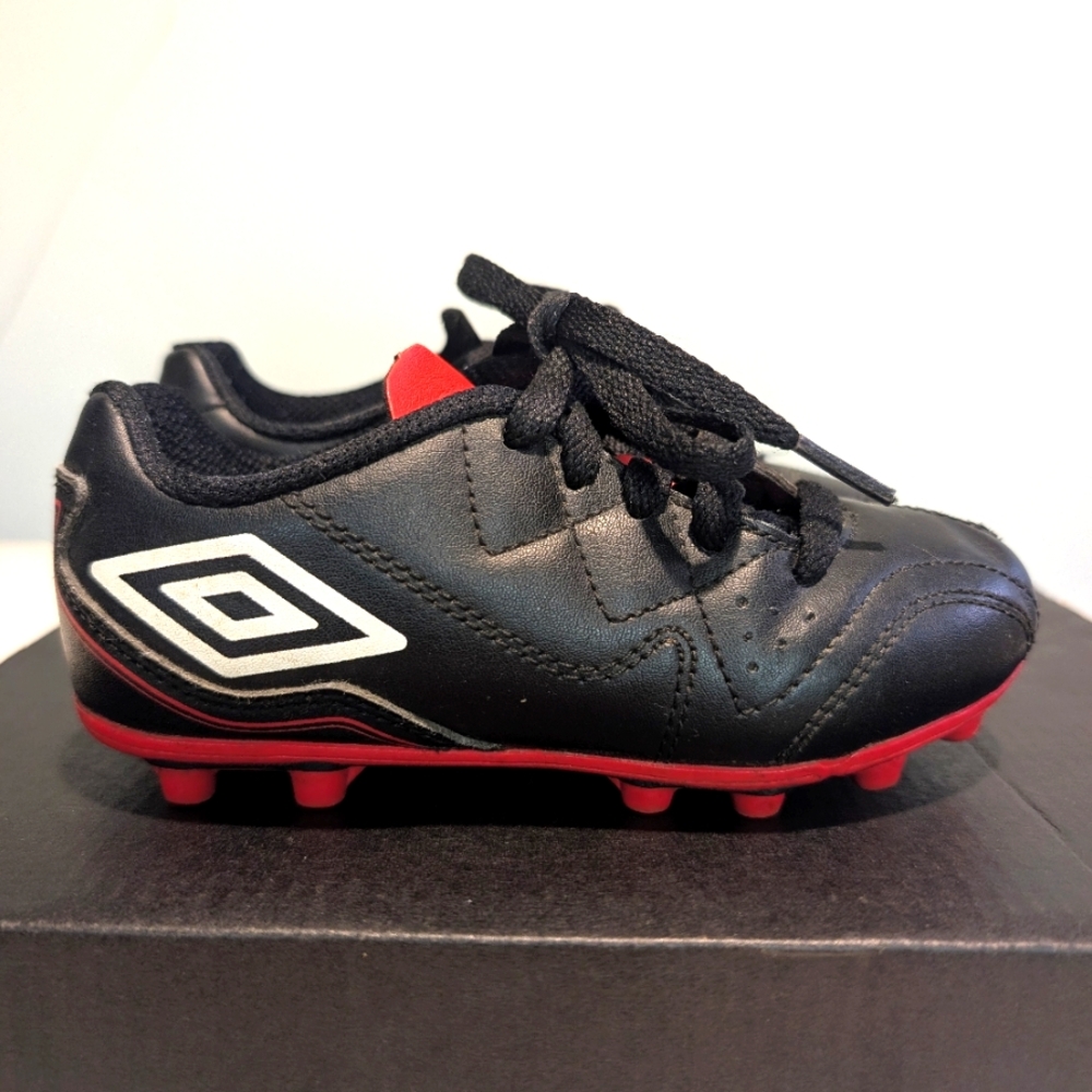 Umbro Little Kids Soccer Cleats (Size 10). Black And Red.  Gently Used Condition